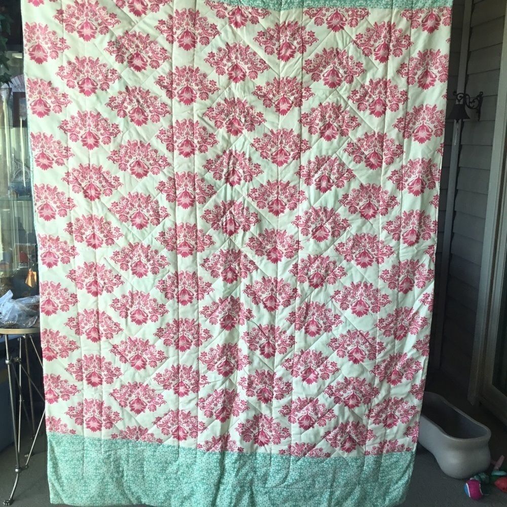 Handmade Quilt. Spring Pinks and Greens Braided - Picture 12 of 16